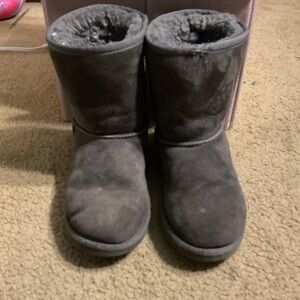 Grey classic uggs